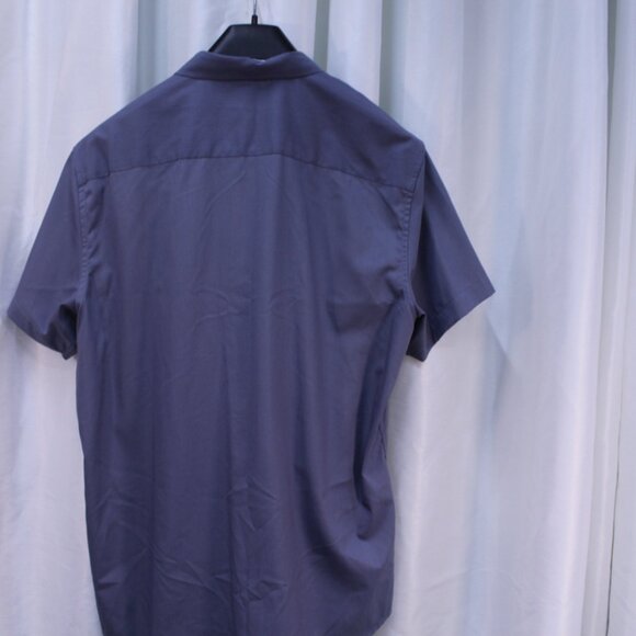 Stylish Gray Short Sleeve Button Down Shirt - Picture 6 of 8